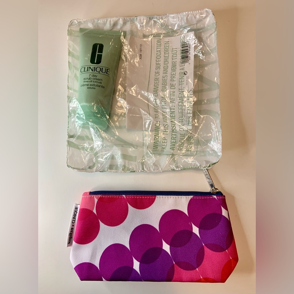 Clinique 7 Day Scrub Cream Rinse-Off Formula 2.5oz/75ml + Pouch Cosmetic Bag NEW